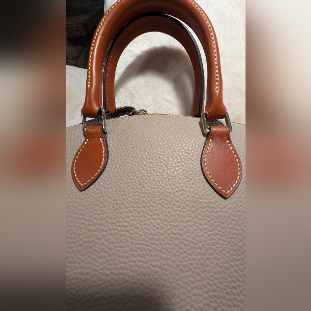 NWT DOONEY & BOURKE DOME SATCHEL DARCY BAG ELEPHANT TAUPE w/ TAN TRIM SOLD OUT - Picture 3 of 13